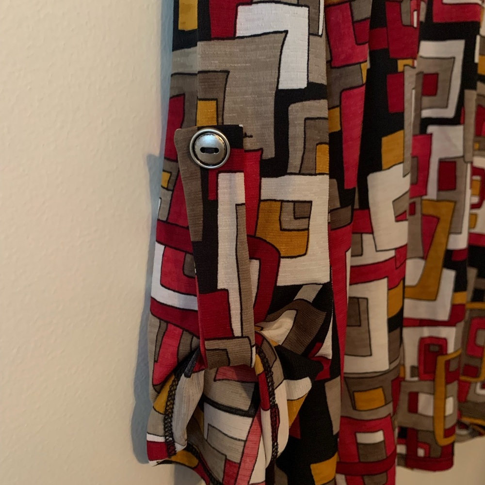 Scarlett Multicolor Geometric V-Neck Blouse - Picture 4 of 7